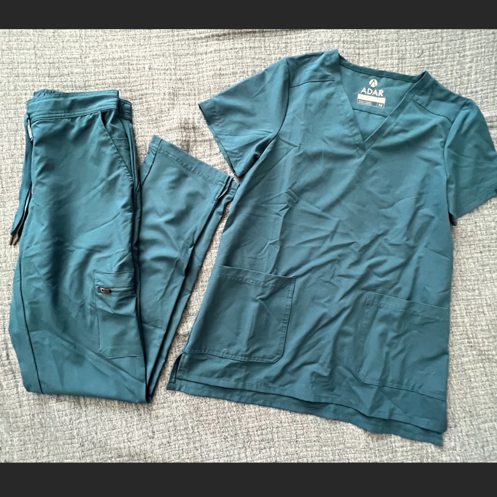 Adar Additions Caribbean blue women scrub set